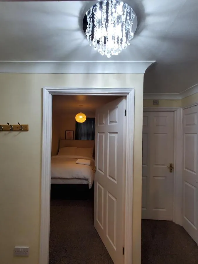 Lovely 2 Bed Flat/Apt In East London- Nice Estate. Dagenham United Kingdom