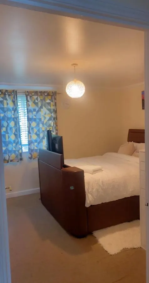 Apartment Lovely 2 Bed Flat/Apt In East London- Nice Estate. Dagenham