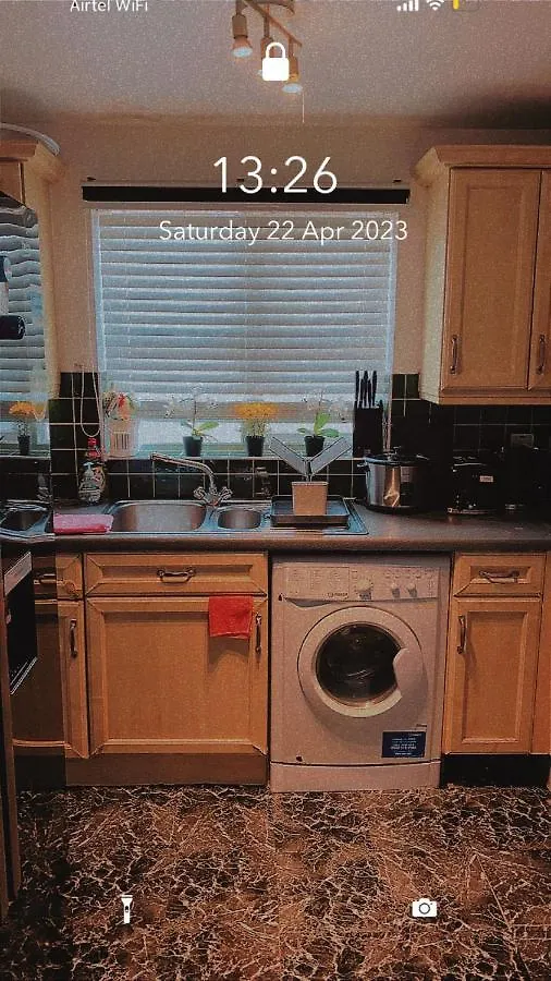 Lovely 2 Bed Flat/Apt In East London- Nice Estate. Dagenham