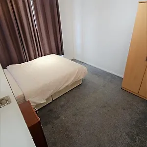 Homestay Sariyu Space, Dagenham