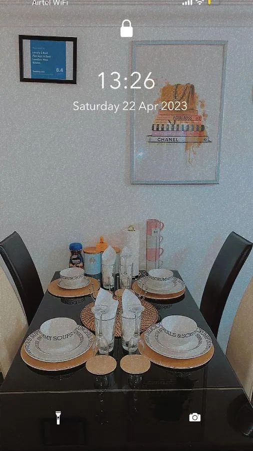 Lovely 2 Bed Flat/Apt In East London- Nice Estate. Dagenham Apartment